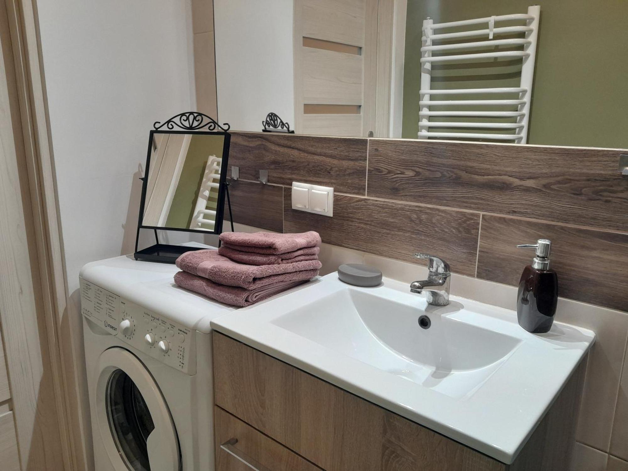 Old Town Premium Apartment Kazimierz - Synagogue View คราคูฟ ภายนอก รูปภาพ